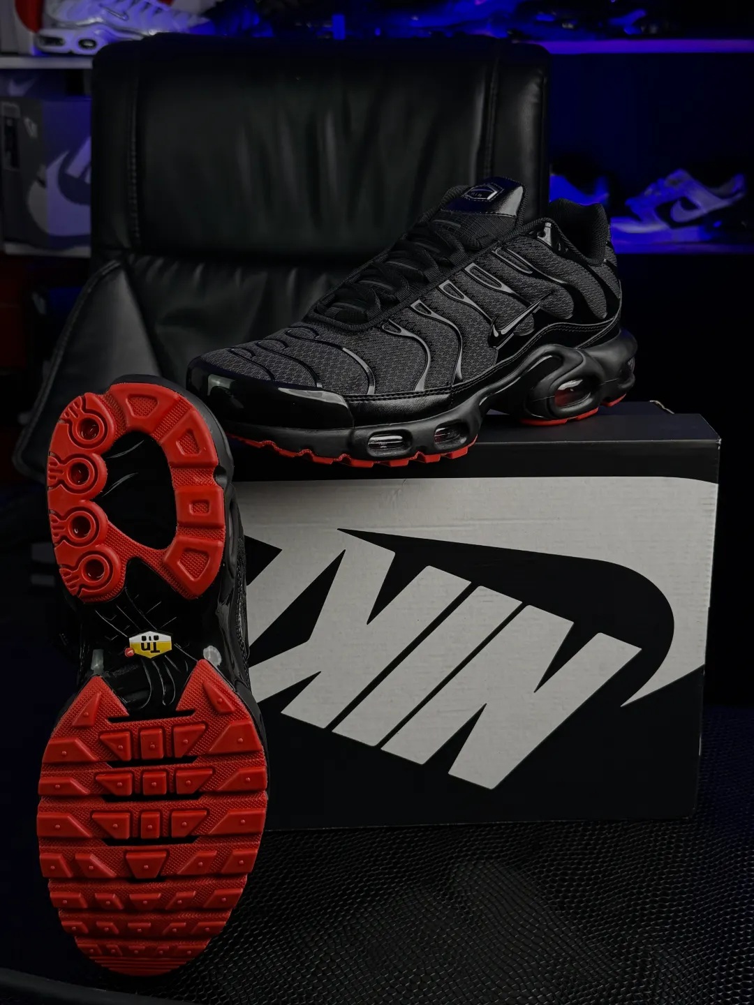  BLACK BLACK LouBouTin 2026