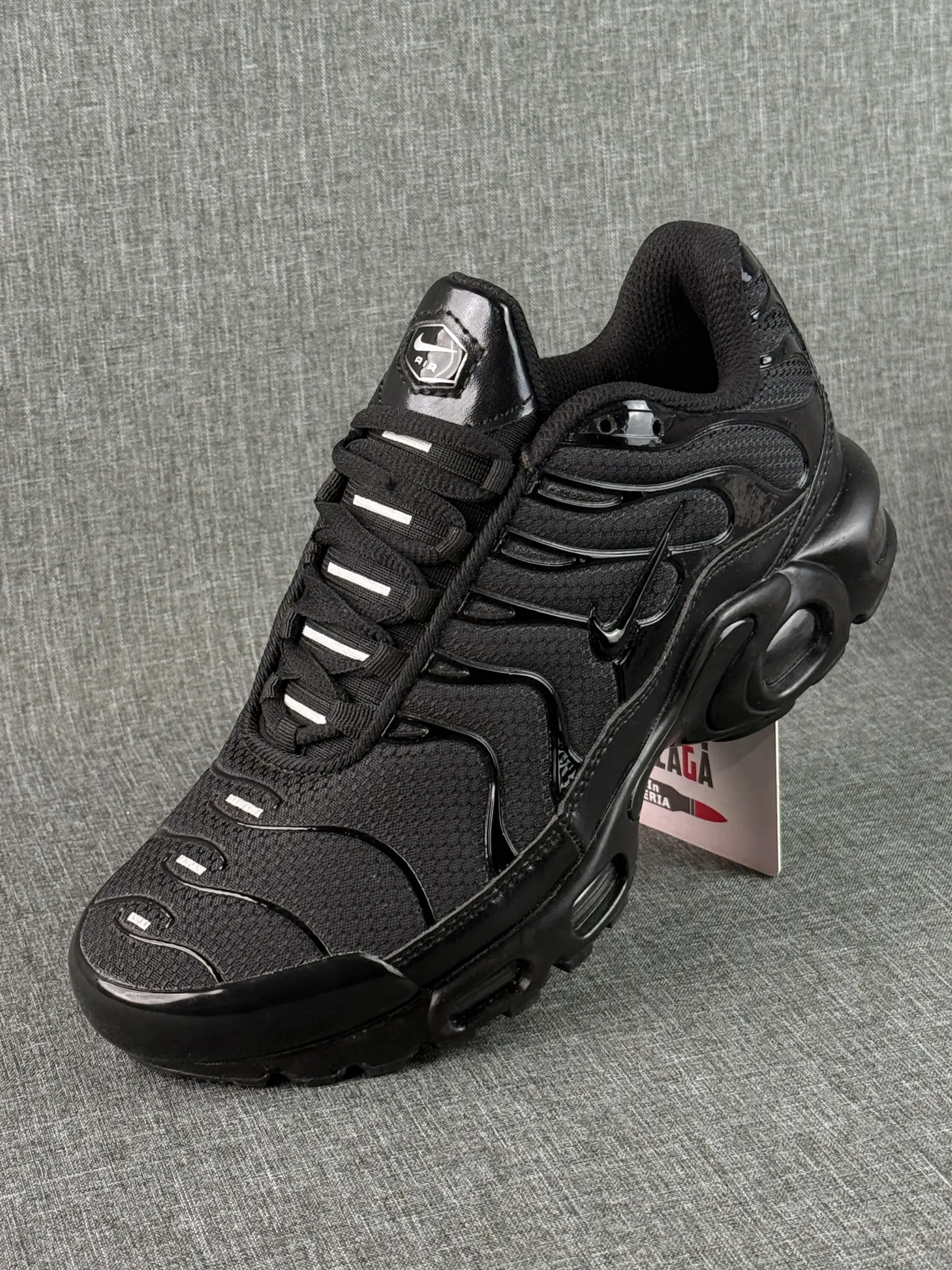 (TN BLACK BLACK (4200